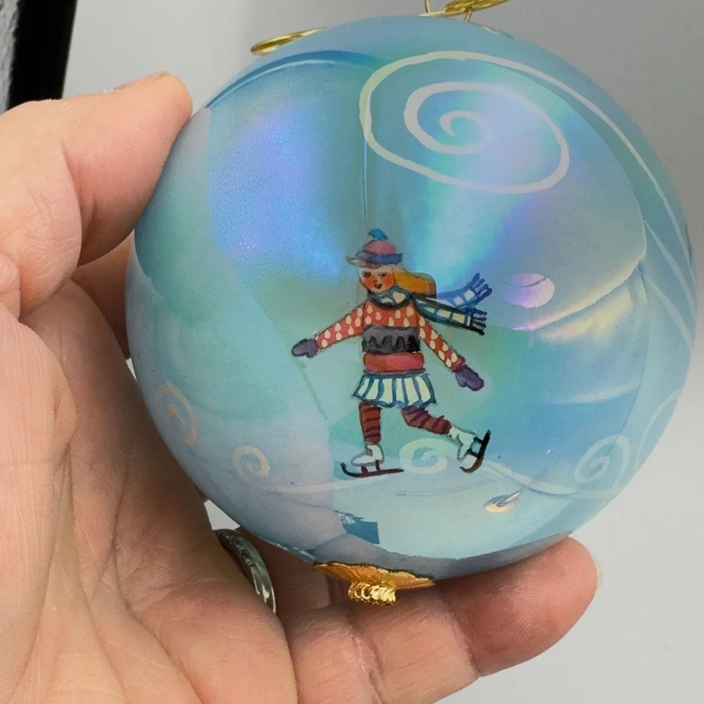 Li Bien 2002 Ice Skaters Inside Painted Glass Ornament Iridescent Blue Velvet Bx